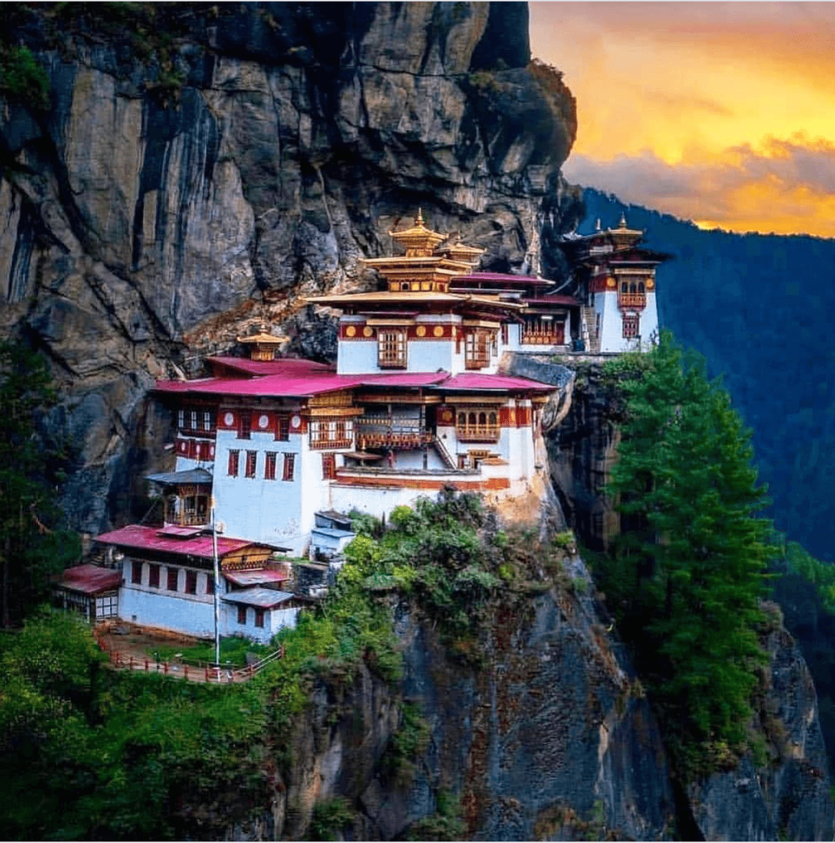 Bhutan Travel Guide 2026: Visa, SDF, Costs & Best Places to Visit (Official Requirements)